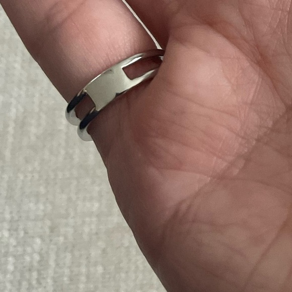 NWT Women’s double cross ring - Picture 3 of 3